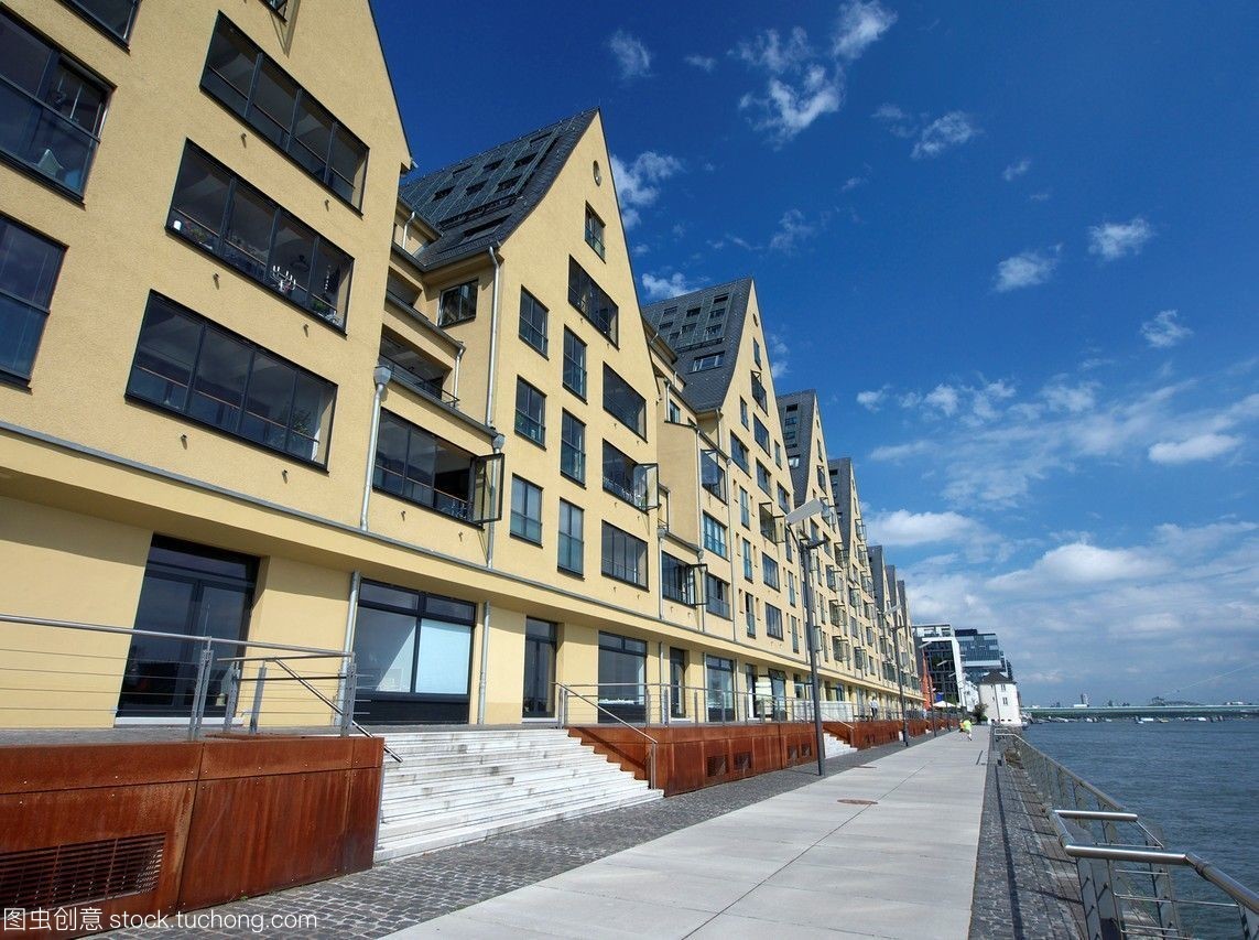 现代Rheinauhafen房地产开发在科隆德国莱茵河岸